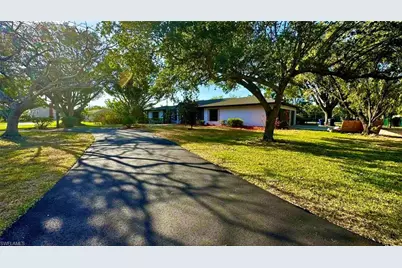 3644 Putter Point Ln, Fort Myers, FL 33919 - Photo 4