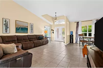314 NE 12th Ct, Cape Coral, FL 33909 - Photo 4