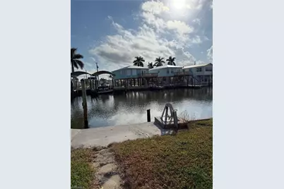 3867 Phoenix Dr, Saint James City, FL 33956 - Photo 4