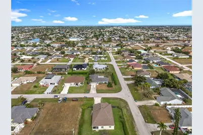 911 SW 33rd Ter, Cape Coral, FL 33914 - Photo 44