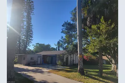 140 Fairview Ave, Fort Myers, FL 33905 - Photo 2