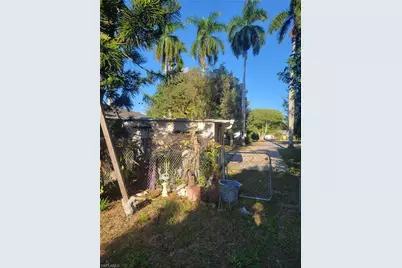 140 Fairview Ave, Fort Myers, FL 33905 - Photo 10
