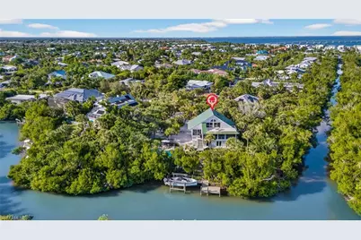 699 Anchor Dr, Sanibel, FL 33957 - Photo 2