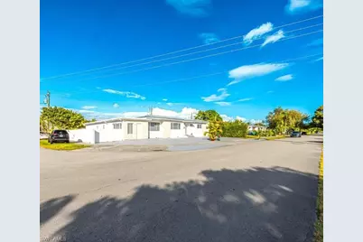9365 SW 44th St, Miami, FL 33165 - Photo 2