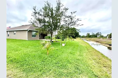 815 Theodore Vail St E, Lehigh Acres, FL 33974 - Photo 20
