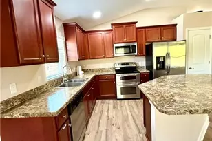 815 Theodore Vail St E, Lehigh Acres, FL 33974 - Photo 10