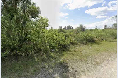 432 Parkman Ave, Lehigh Acres, FL 33974 - Photo 4