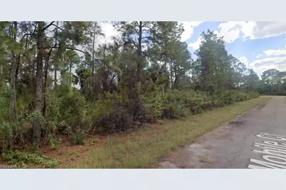 1844 Mobile Ct, Lehigh Acres, FL 33972 - Photo 4