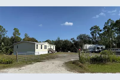 28119 Crescent Lake Dr, Punta Gorda, FL 33955 - Photo 2