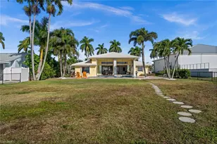 264 Bayshore Dr, Cape Coral, FL 33904 - Photo 30