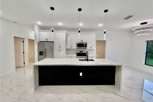 684 Kingsbury St E, Lehigh Acres, FL 33974 - Photo 4