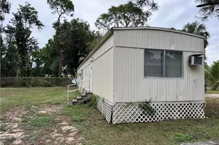 7886 Breeze Dr, North Fort Myers, FL 33917 - Photo 10