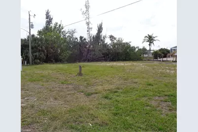 2947 Cussell Dr, Saint James City, FL 33956 - Photo 10