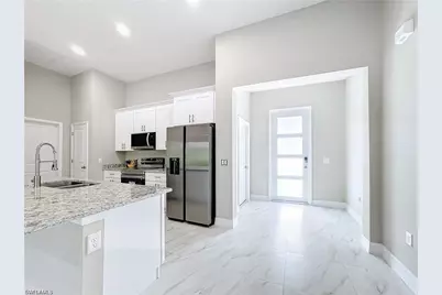 313 Hermosa Ave, Lehigh Acres, FL 33974 - Photo 4