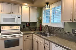 2121 Collier Ave, Fort Myers, FL 33901 - Photo 4