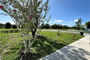 2521 Brownell Ct, North Fort Myers, FL 33917 - Photo 18