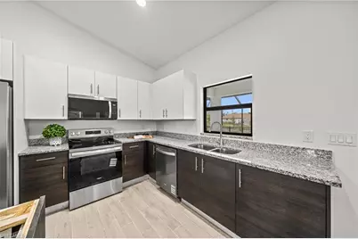 1826 NE 10th Pl, Cape Coral, FL 33909 - Photo 8