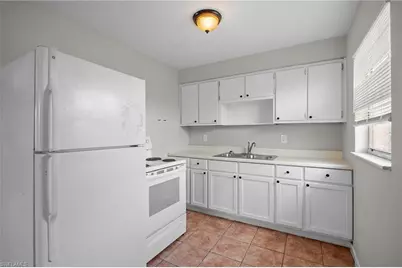 1604 Oak Dr, Fort Myers, FL 33907 - Photo 8