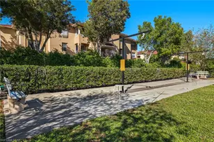 1518 SW Courtyards Ln, Cape Coral, FL 33914 - Photo 32