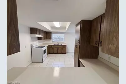 3805 SE 11th Ave, Cape Coral, FL 33904 - Photo 4