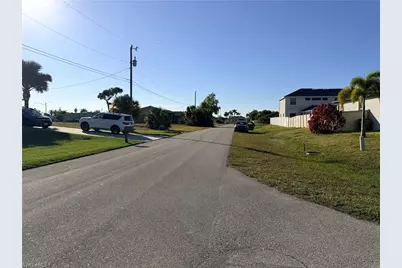 1422 SW 39th Ter, Cape Coral, FL 33914 - Photo 12