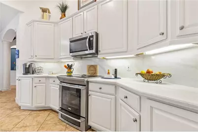 909 SW 22nd Ter, Cape Coral, FL 33991 - Photo 14