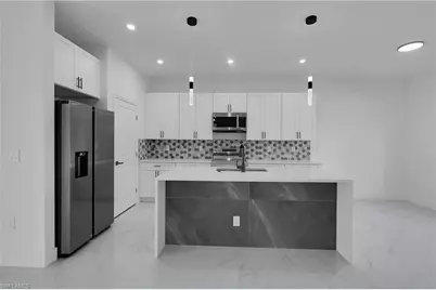 2810 44th St SW, Lehigh Acres, FL 33976 - Photo 8