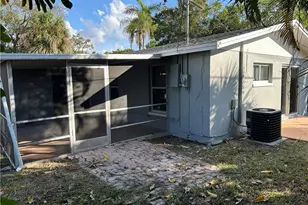 4652 West Dr, Fort Myers, FL 33907 - Photo 10
