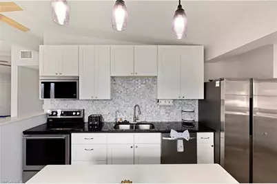 185 Hibiscus Dr, Fort Myers Beach, FL 33931 - Photo 10