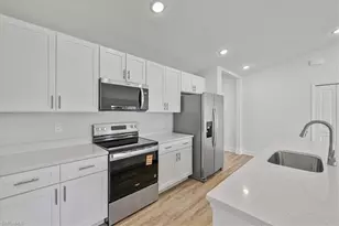 1010 NW 8th Pl, Cape Coral, FL 33993 - Photo 10