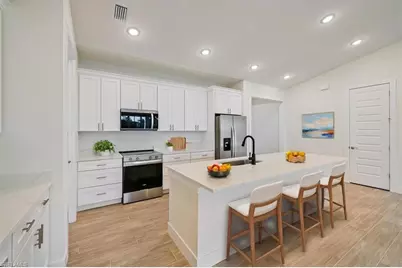 1220 SE 5th Ter, Cape Coral, FL 33990 - Photo 4