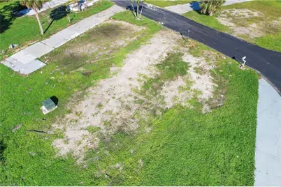 123 Ash Ln, Fort Myers, FL 33908 - Photo 6