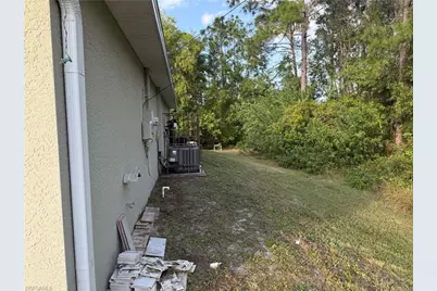 431 Broadmoor St, Lehigh Acres, FL 33974 - Photo 6