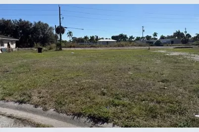 3662 Estelle St, Fort Myers, FL 33916 - Photo 14