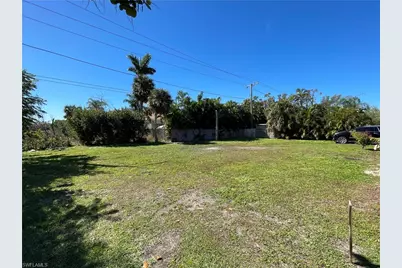 12135 Hibiscus Dr, Fort Myers, FL 33908 - Photo 14