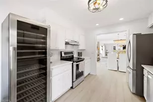 2728 Crayton Rd, Naples, FL 34103 - Photo 10