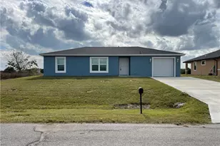 131 Carousel Ave, Labelle, FL 33935 - Photo 1