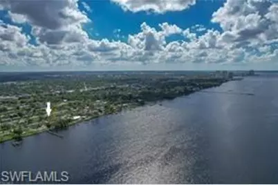 3933 E River Dr, Fort Myers, FL 33916 - Photo 2