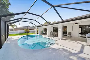 2851 SE 19th Pl, Cape Coral, FL 33904 - Photo 2