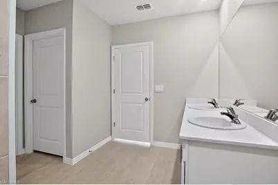 553 Kingsbury Ln, Lehigh Acres, FL 33974 - Photo 36