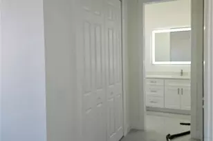 2813 NE 6th Ave, Cape Coral, FL 33909 - Photo 8