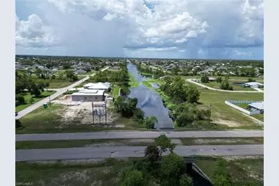 2355 NE 43rd Ln, Cape Coral, FL 33909 - Photo 36