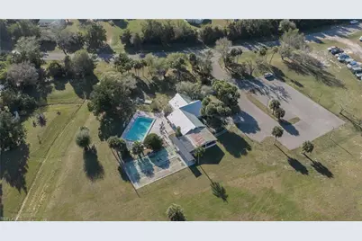 2001 Schooner Dr, Labelle, FL 33935 - Photo 32