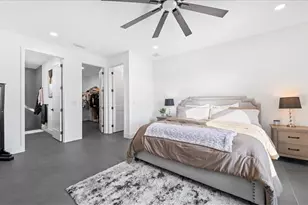 1017 NE 4th Pl, Cape Coral, FL 33909 - Photo 20