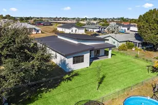 1017 NE 4th Pl, Cape Coral, FL 33909 - Photo 34