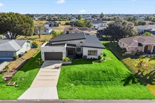 1017 NE 4th Pl, Cape Coral, FL 33909 - Photo 6