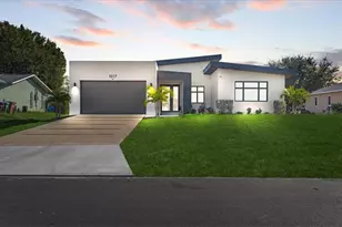 1017 NE 4th Pl, Cape Coral, FL 33909 - Photo 1