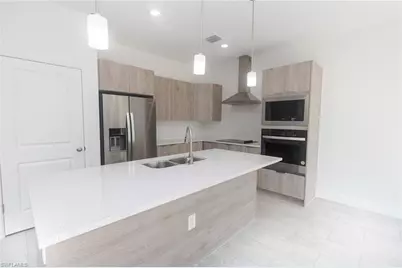 1032 Hilton Ct, Labelle, FL 33935 - Photo 4