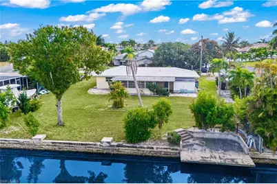 215 Santa Monica Ct, Cape Coral, FL 33904 - Photo 6