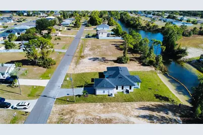 1924 NE 33rd Ln, Cape Coral, FL 33909 - Photo 36